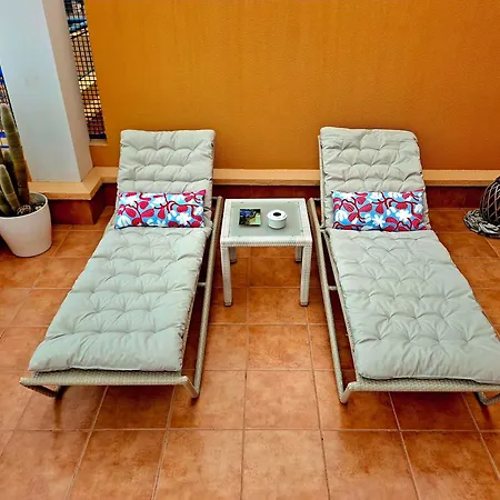 Cozy 2 Bedroom In Appartamento Costa Adeje (Tenerife)