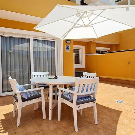 Cozy 2 Bedroom In شقة