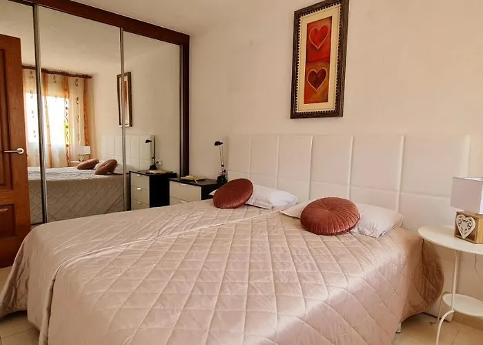 Cozy 2 Bedroom In Apartamento *