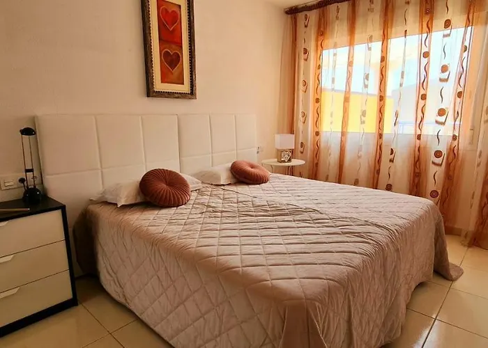 Cozy 2 Bedroom In Apartamento *