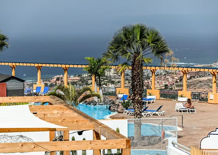Cozy 2 Bedroom In Apartamento Costa Adeje (Tenerife)