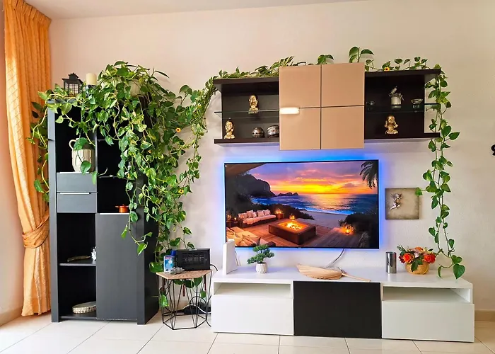 Cozy 2 Bedroom In Apartment