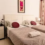 Cozy 2 Bedroom In *