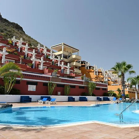 アパート Cozy 2 Bedroom In アデヘ