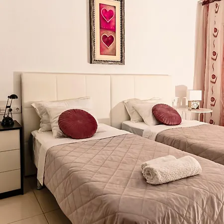 Cozy 2 Bedroom In *