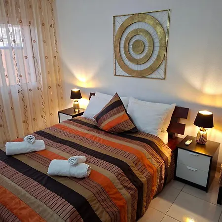 アパート Cozy 2 Bedroom In