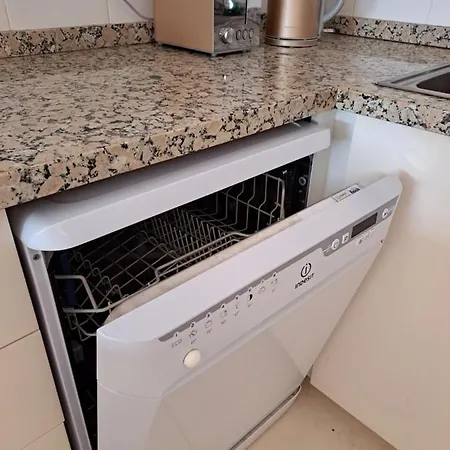 아파트 Cozy 2 Bedroom In 아데제